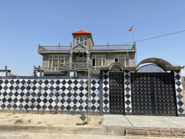 A luxury three-story house is for sale in Balkh