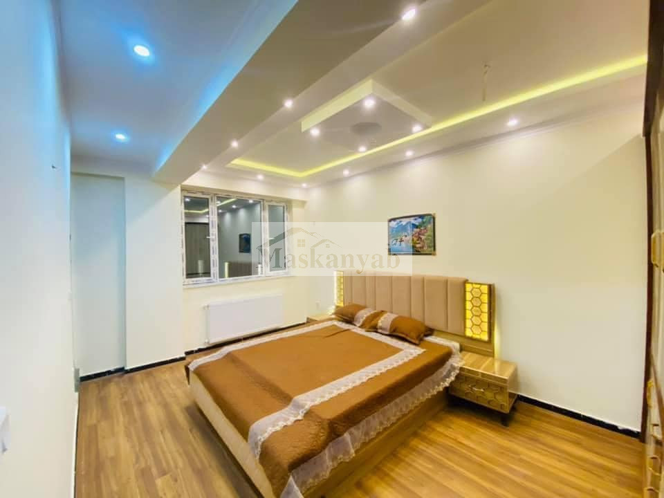 3 and 4 Rooms Apartment for Sale in District 4
