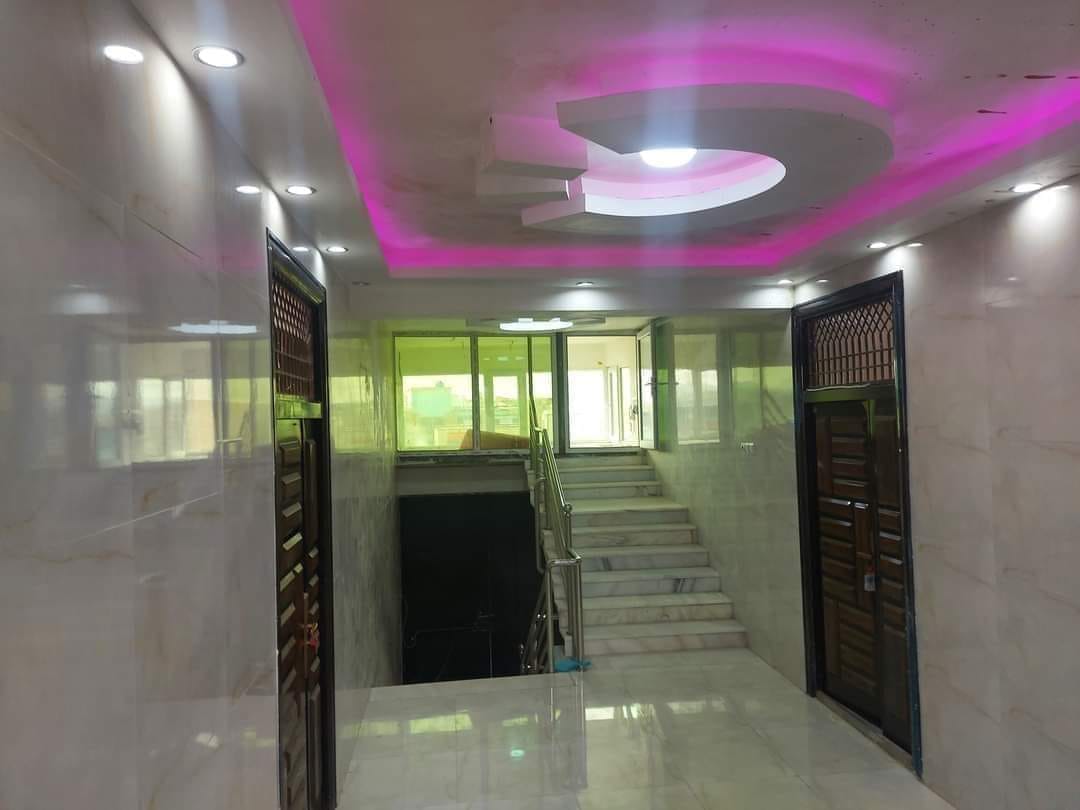 Building for sale at Pol-e Hasan Khan, Chehel Suton