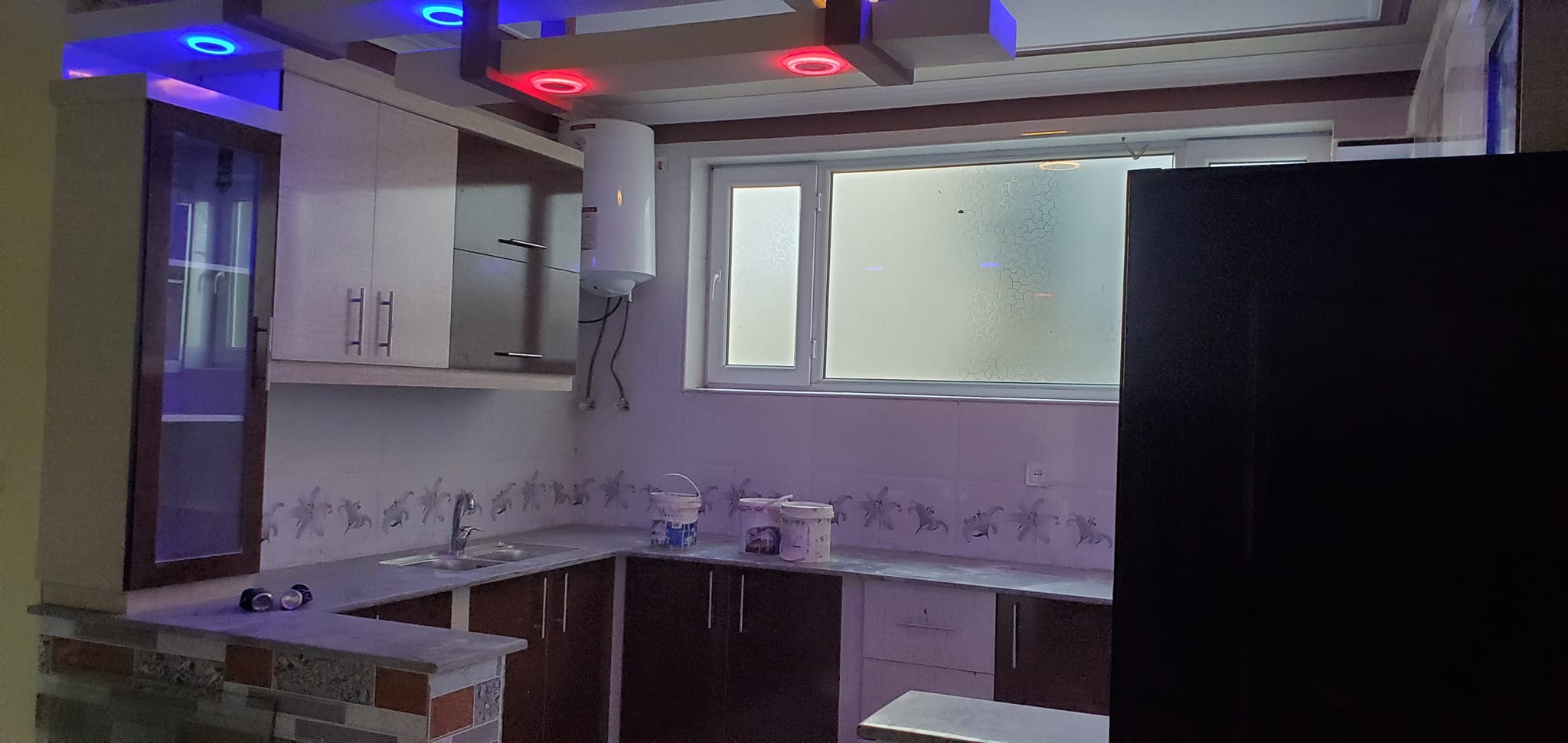 Building for sale at Pol-e Hasan Khan, Chehel Suton (2)