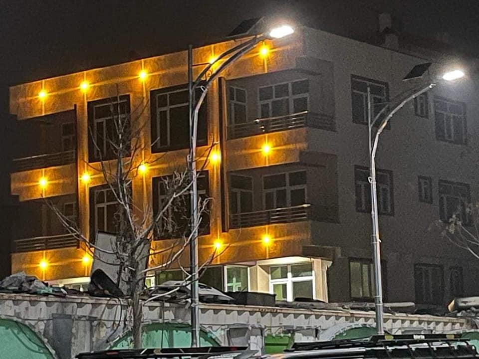 Building for sale at Pol-e Hasan Khan, Chehel Suton