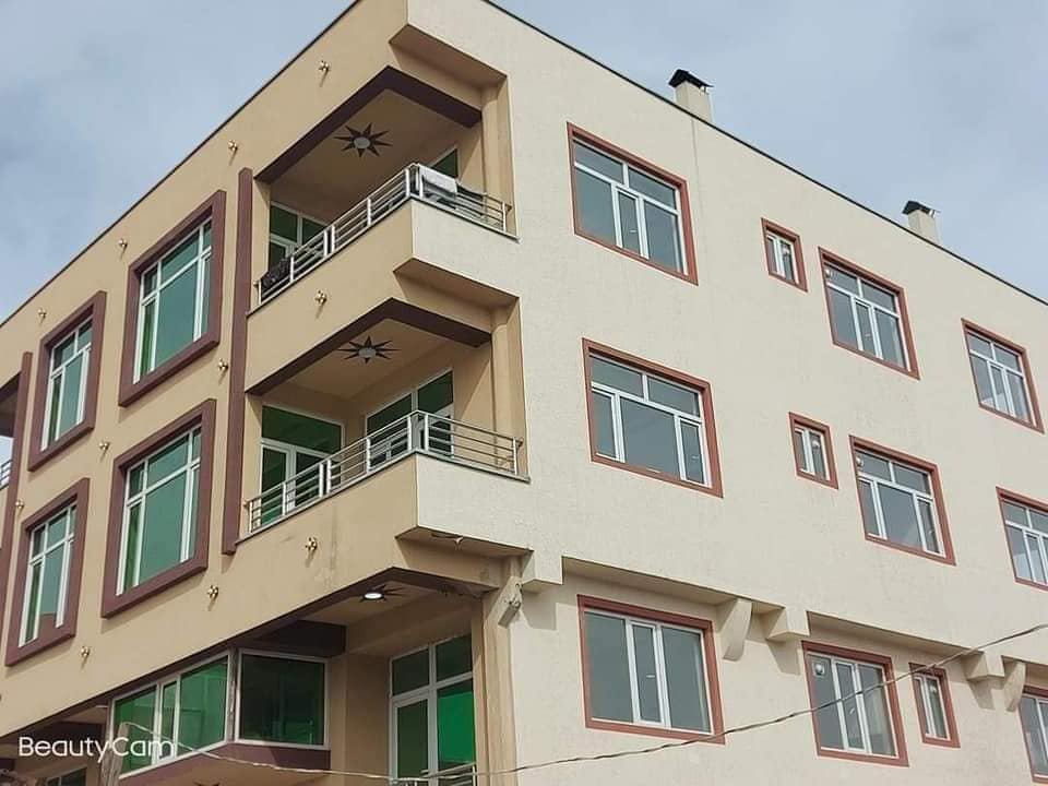 Building for sale at Pol-e Hasan Khan, Chehel Suton