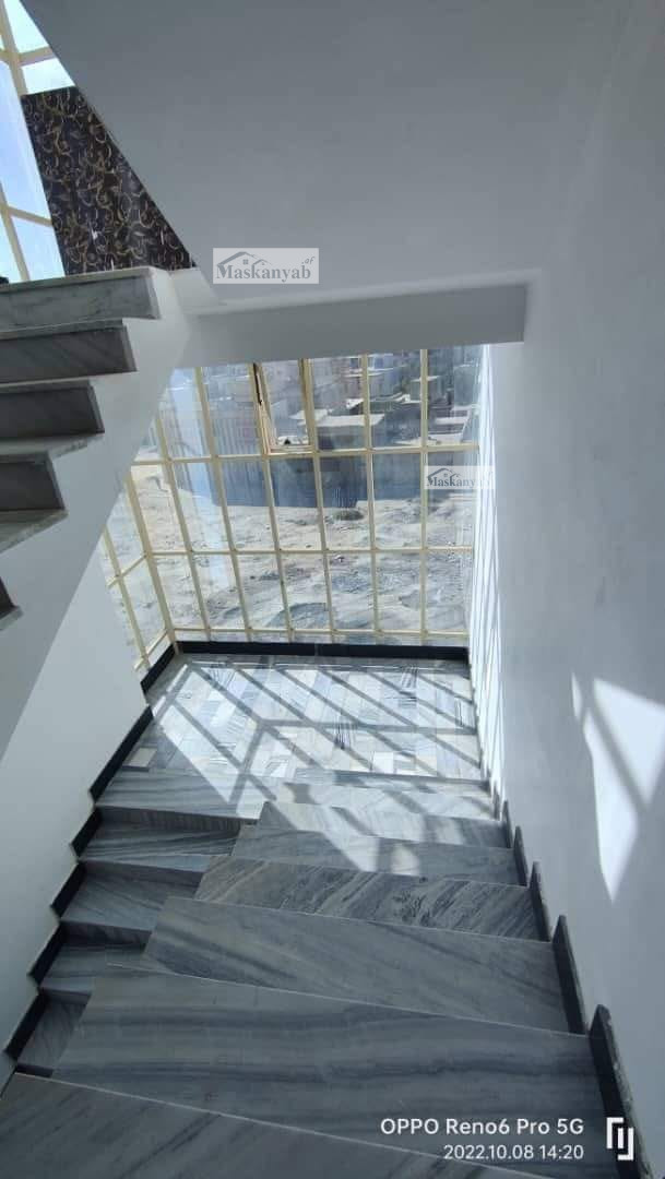 Building for sale in Chehel Suton, District 7