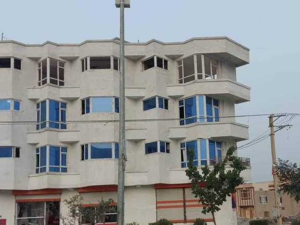 Building for sale in Chehel Suton, District 7