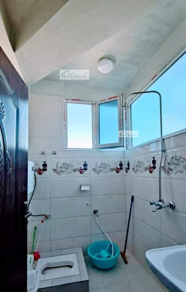 Building for sale in Chehel Suton, District 7
