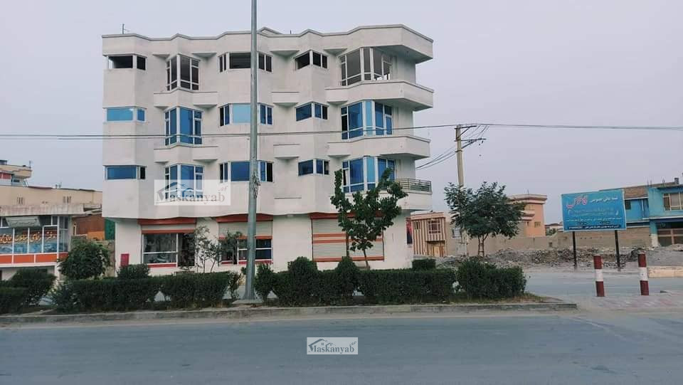 Building for sale in Chehel Suton, District 7