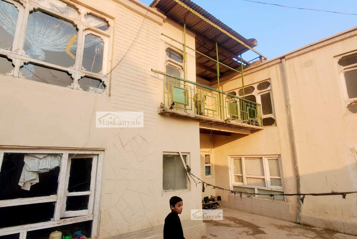 Two-floor house for sale in Pol-e Hassan Khan, Chehel Suton