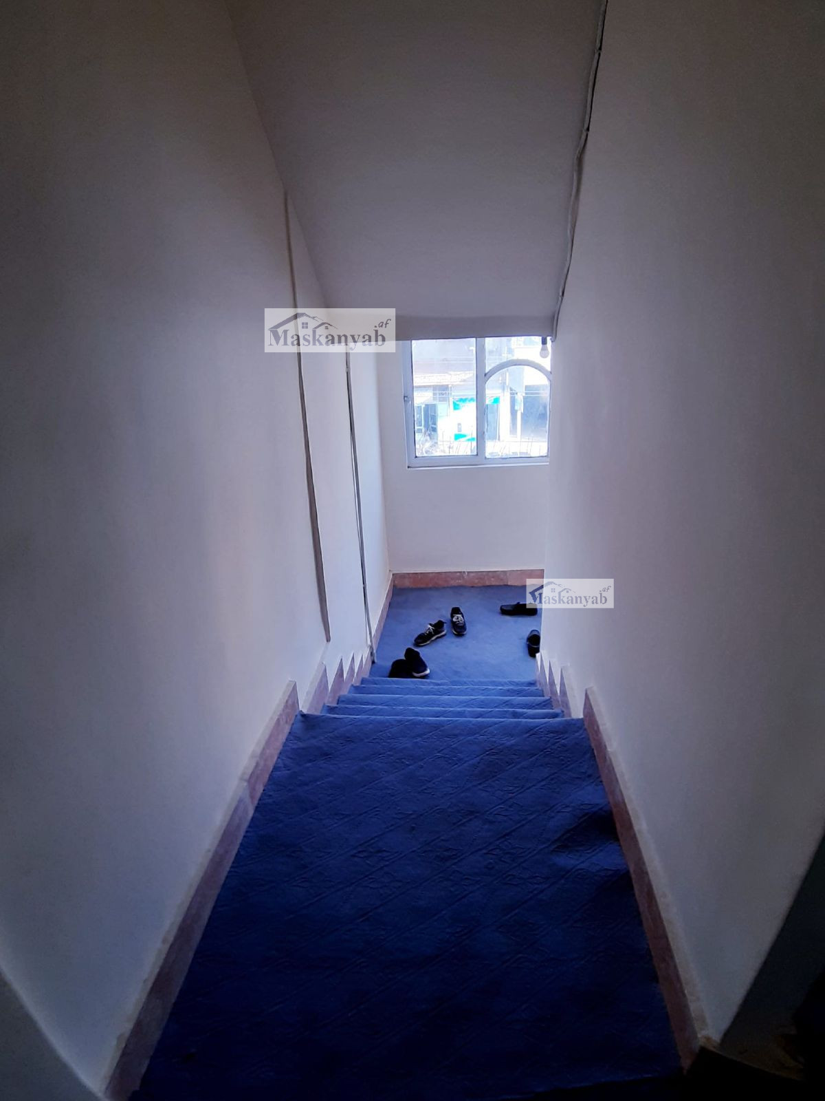 Business apartment for sale at Sarrafiha Market, Herat