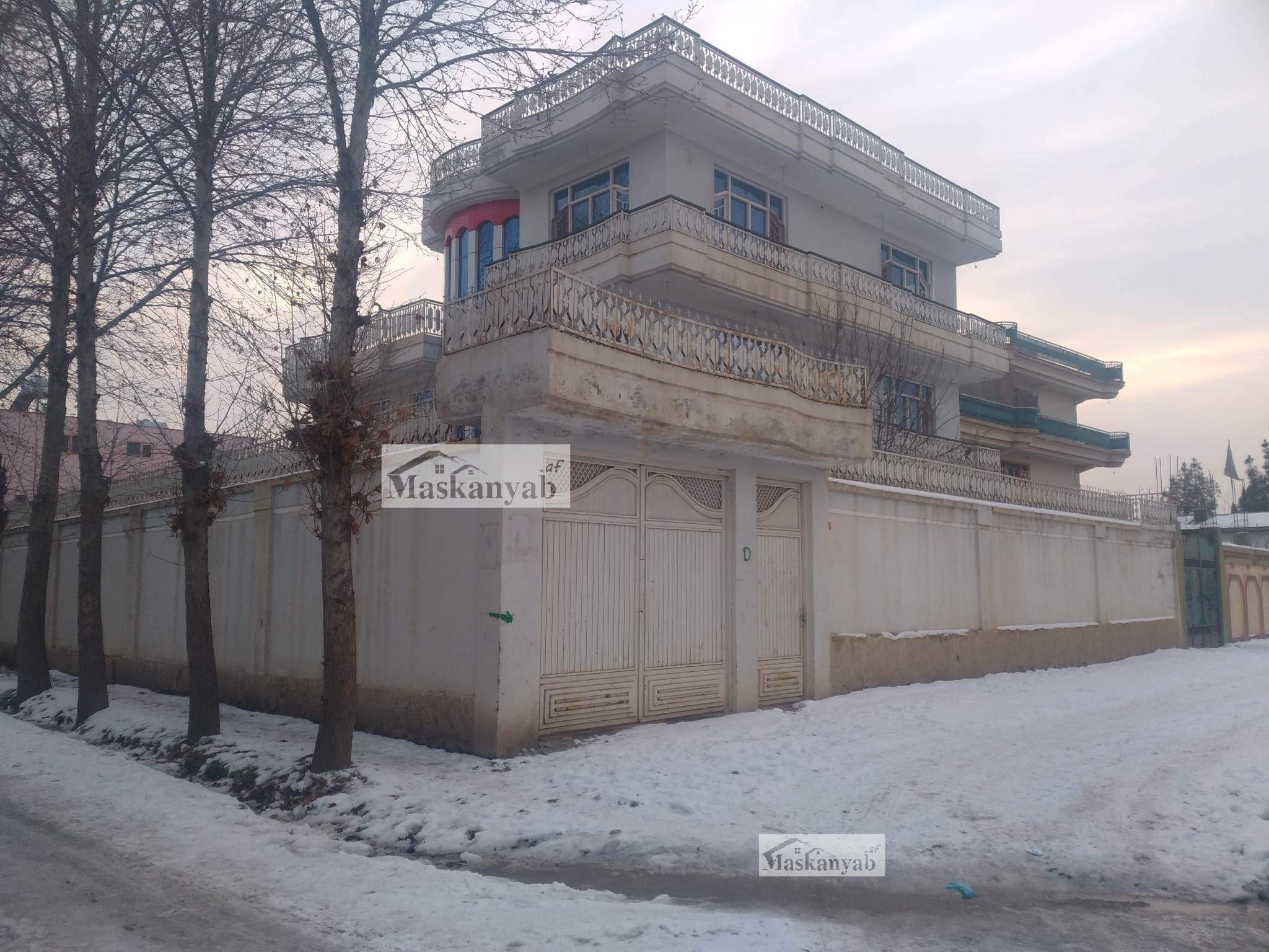 Nine-room house for sale in Takhar Province, Afghanistan