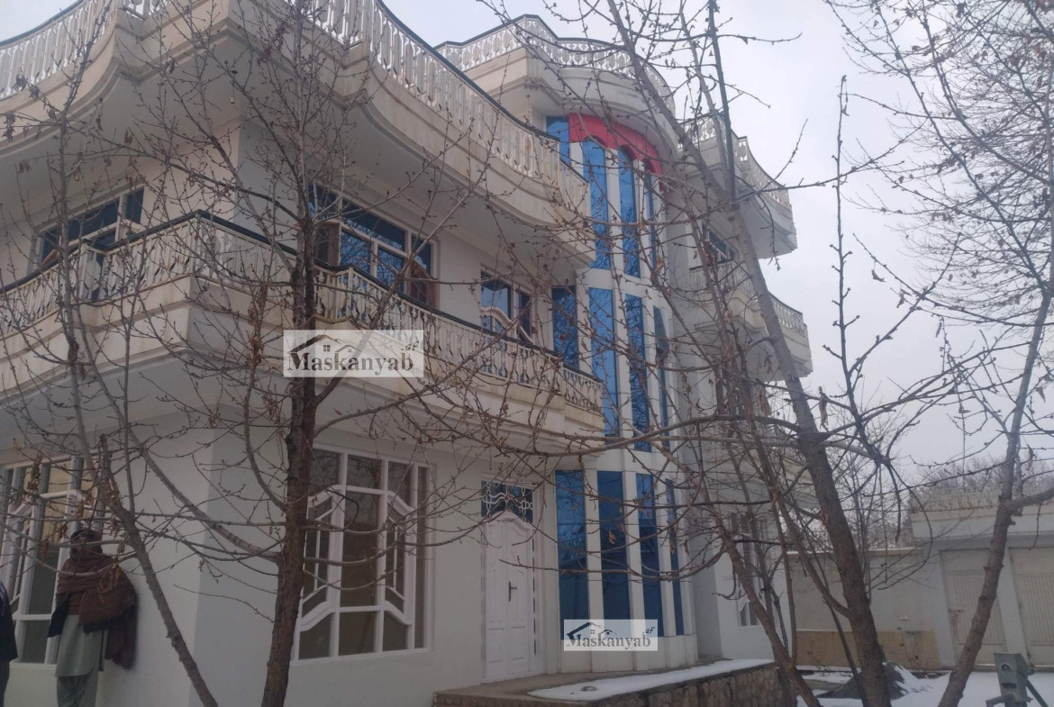 Nine-room house for sale in Takhar Province, Afghanistan