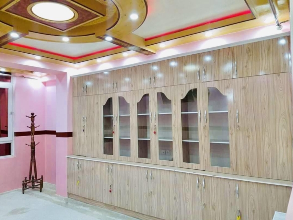 Five-room apartment for rent in 4th street of Taimani Project