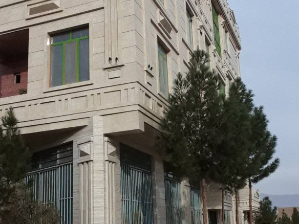 Four and half-floor house for sale in Almahdi town, Jebrael