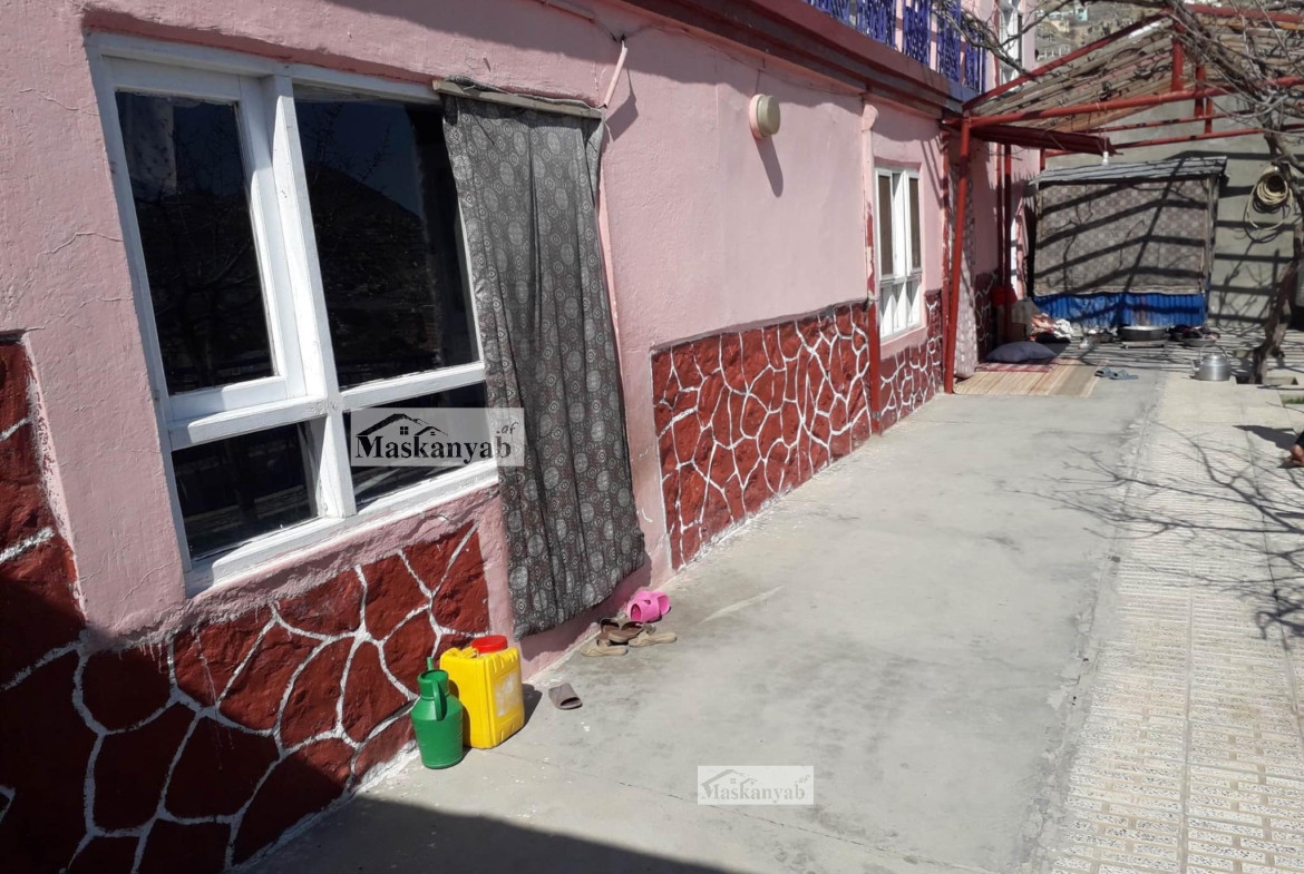 Four-room house for sale behind the Ali Abad Hospital