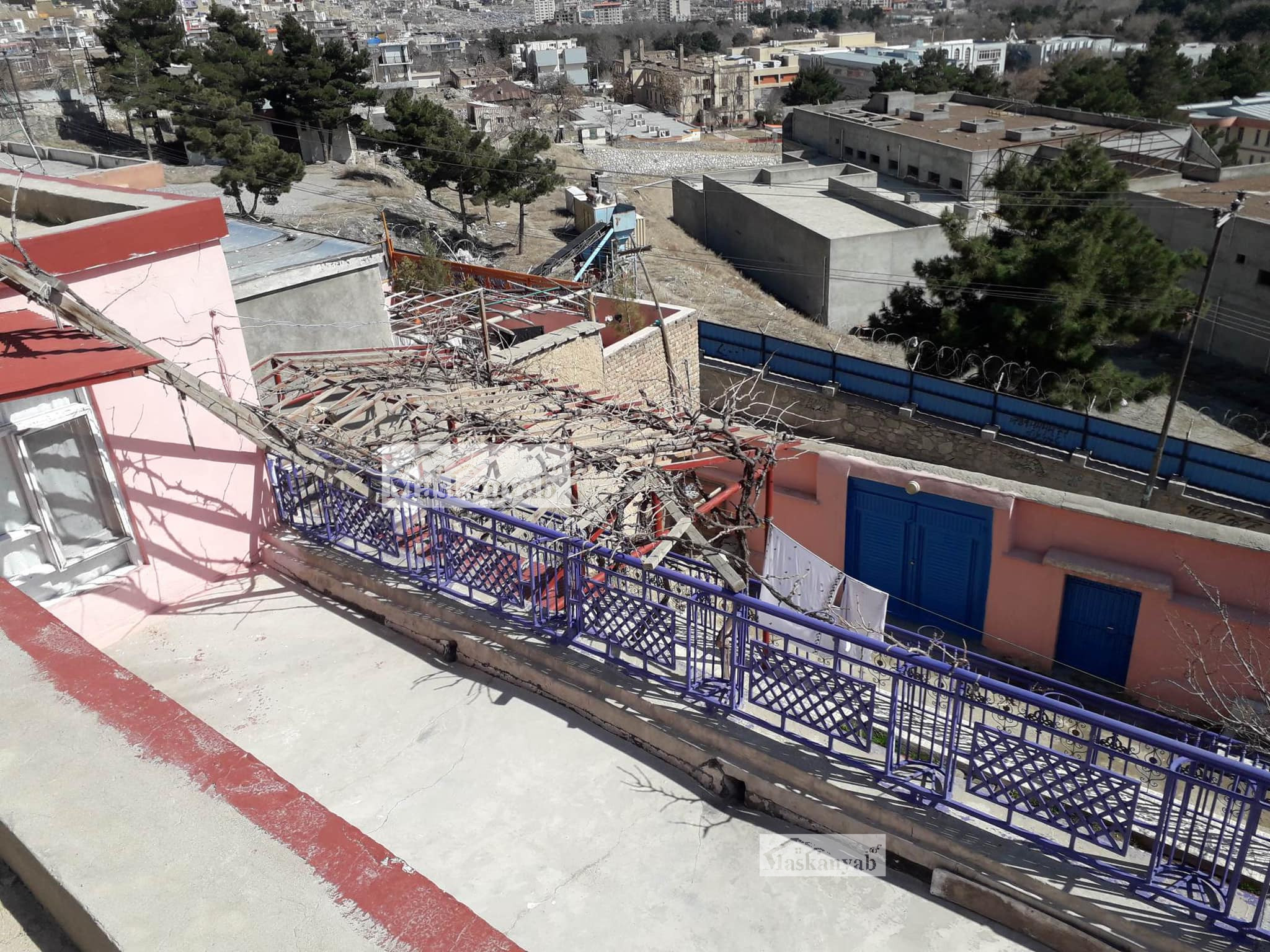 Four-room house for sale behind the Ali Abad Hospital