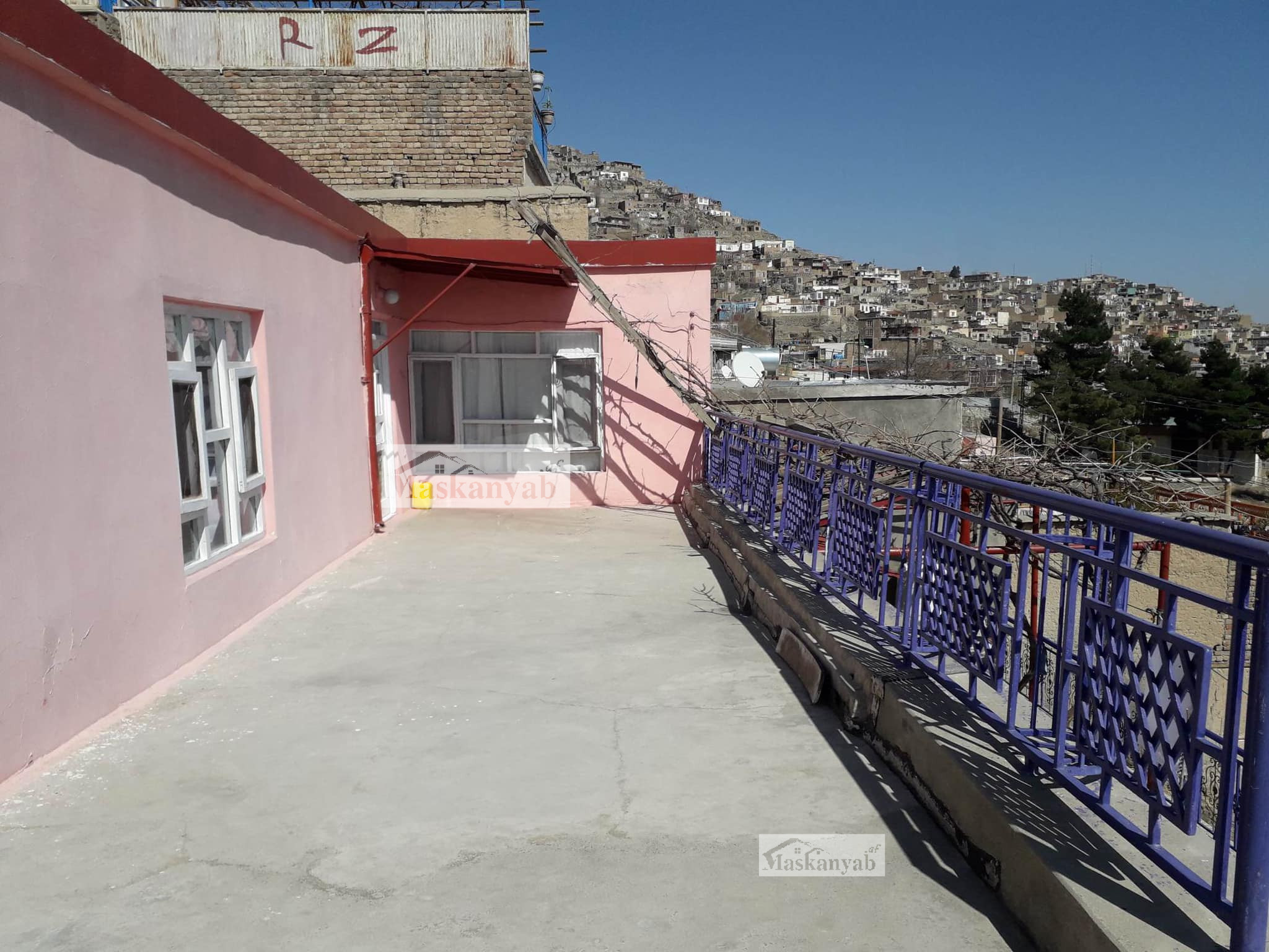 Four-room house for sale behind the Ali Abad Hospital