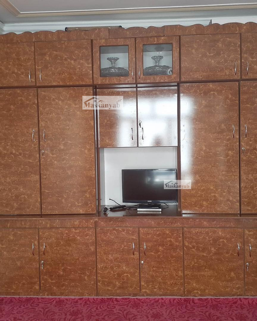 Three-floor house for sale in Market station, Karte New