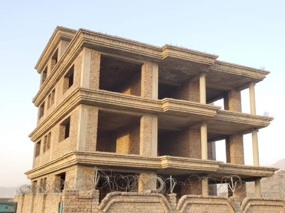 Uncompleted house for sale in Chehel Sotun, District 7