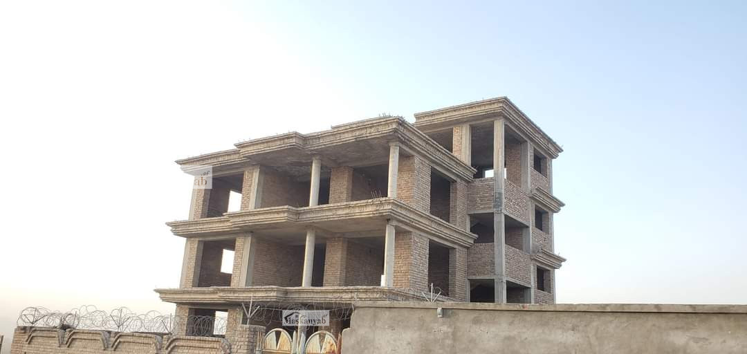 Uncompleted house for sale in Chehel Sotun, District 7