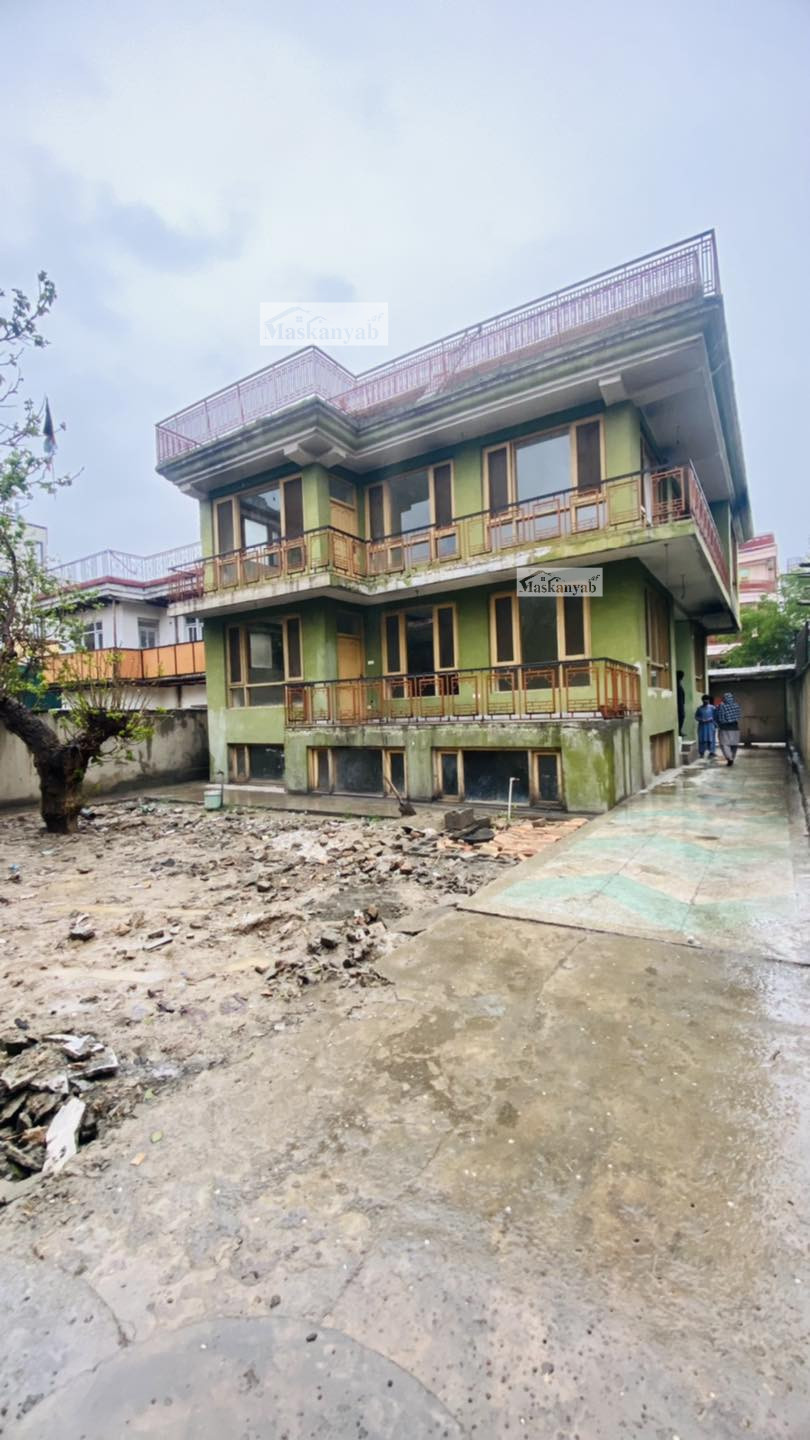 Three-floor house for rent on Fourth Street of Taimani Project
