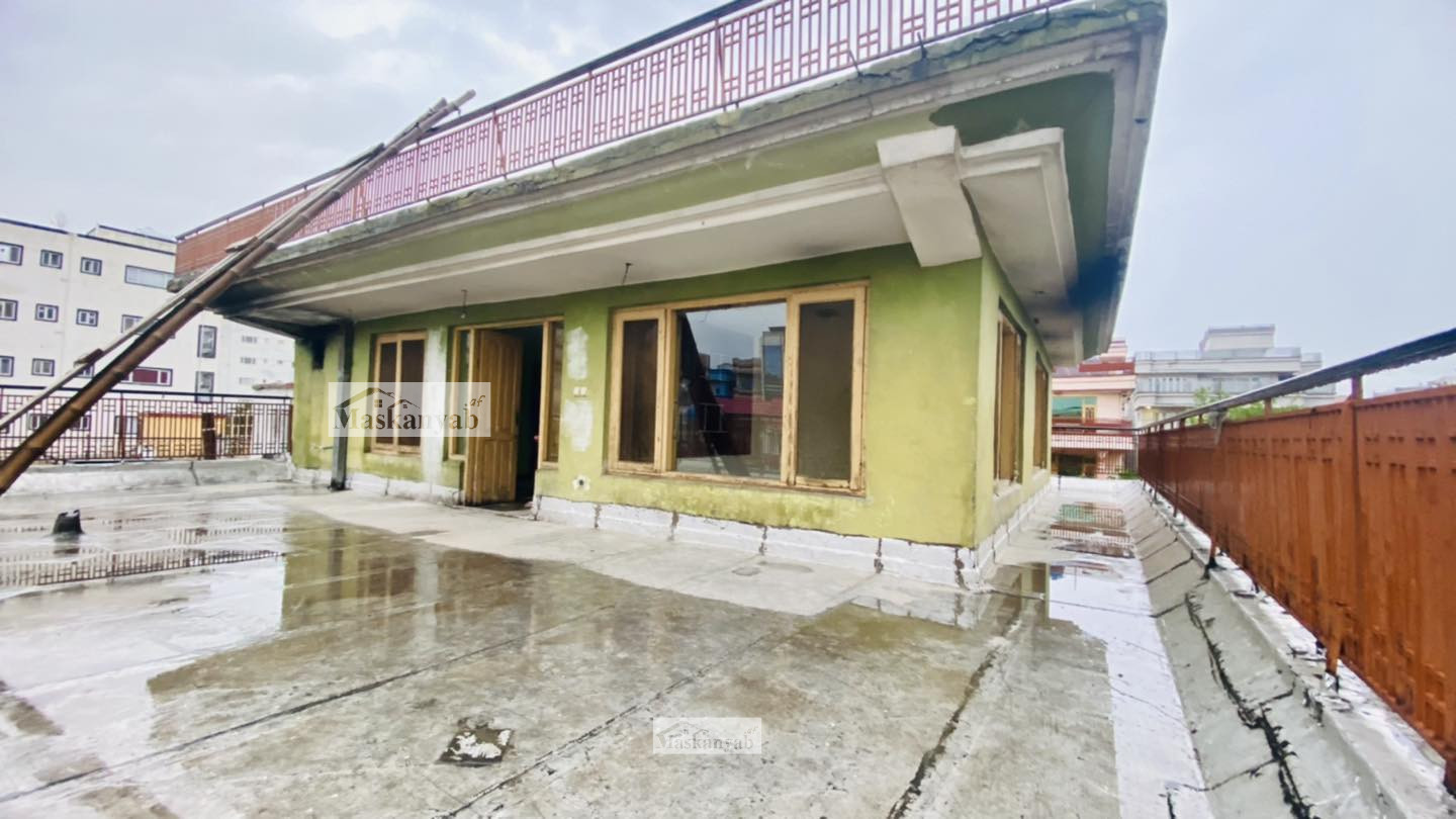 Three-floor house for rent on Fourth Street of Taimani Project