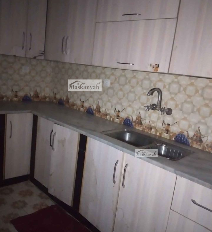 Three-floor house for sale in Karte New, Market