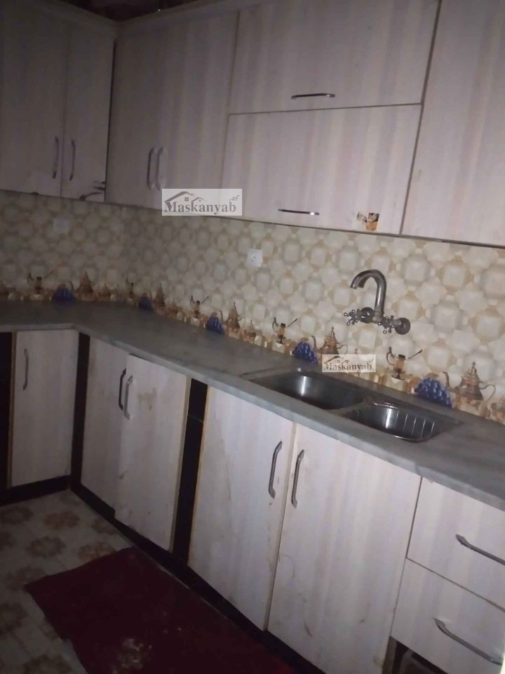 Three-floor house for sale in Karte New, Market