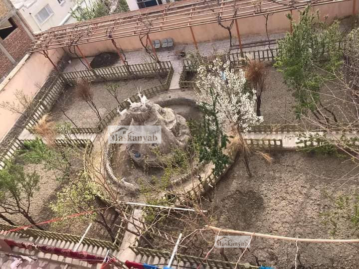 Three-floor house for sale in Zakerin Town, District 17