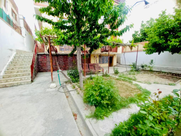 The Eight-room house is for rent Shahr-e New, Kabul