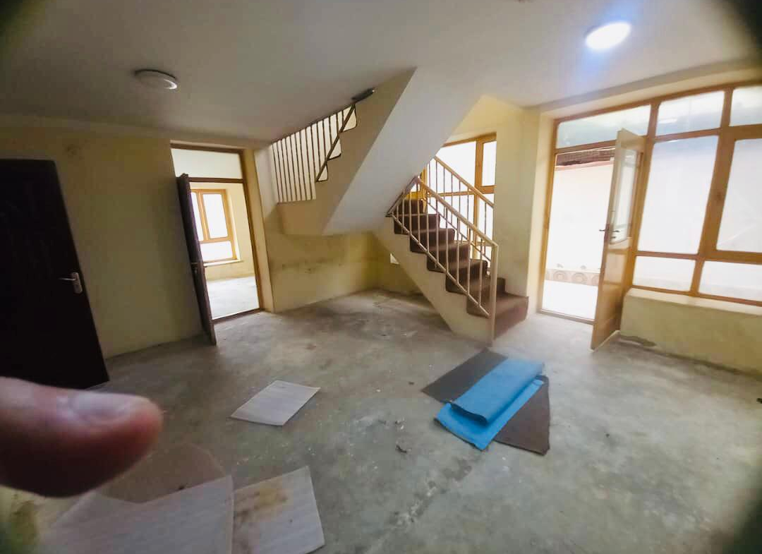 The Eight-room house is for rent Shahr-e New, Kabul