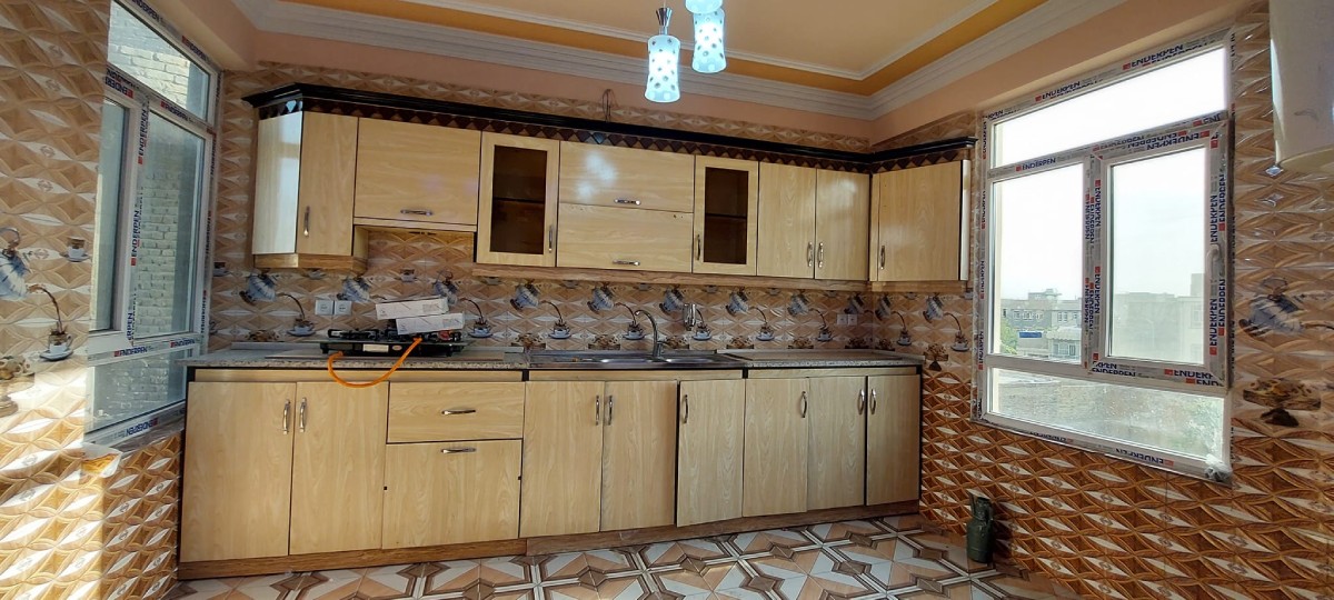 The Four and half-floor house is for sale in District 7, Herat
