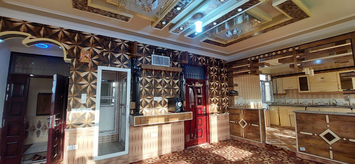 The Four and half-floor house is for sale in District 7, Herat