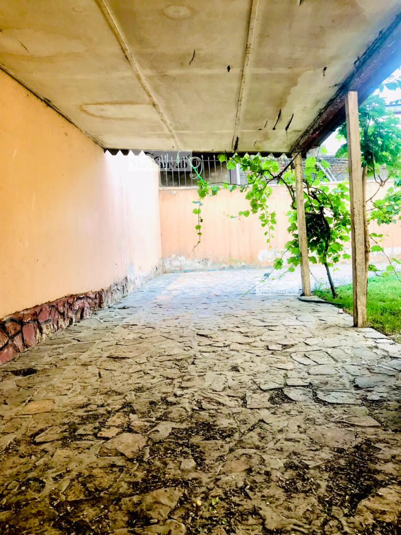 The Six-room house is for rent in Kolula Poshta, Kabul