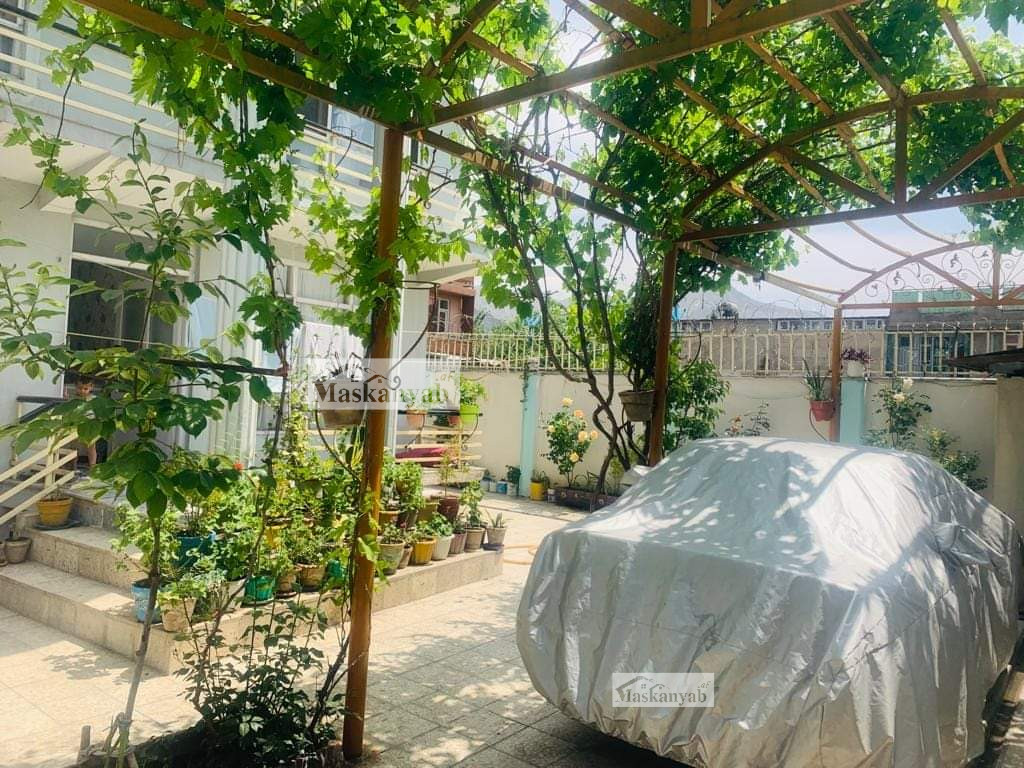 Three floors house for sale in Chehel Sotun, Kabul