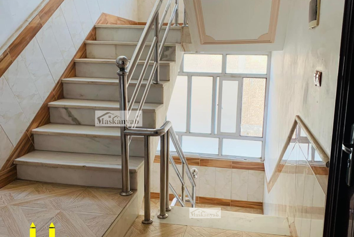 The Four and half-floor house is for sale in District 4, Herat