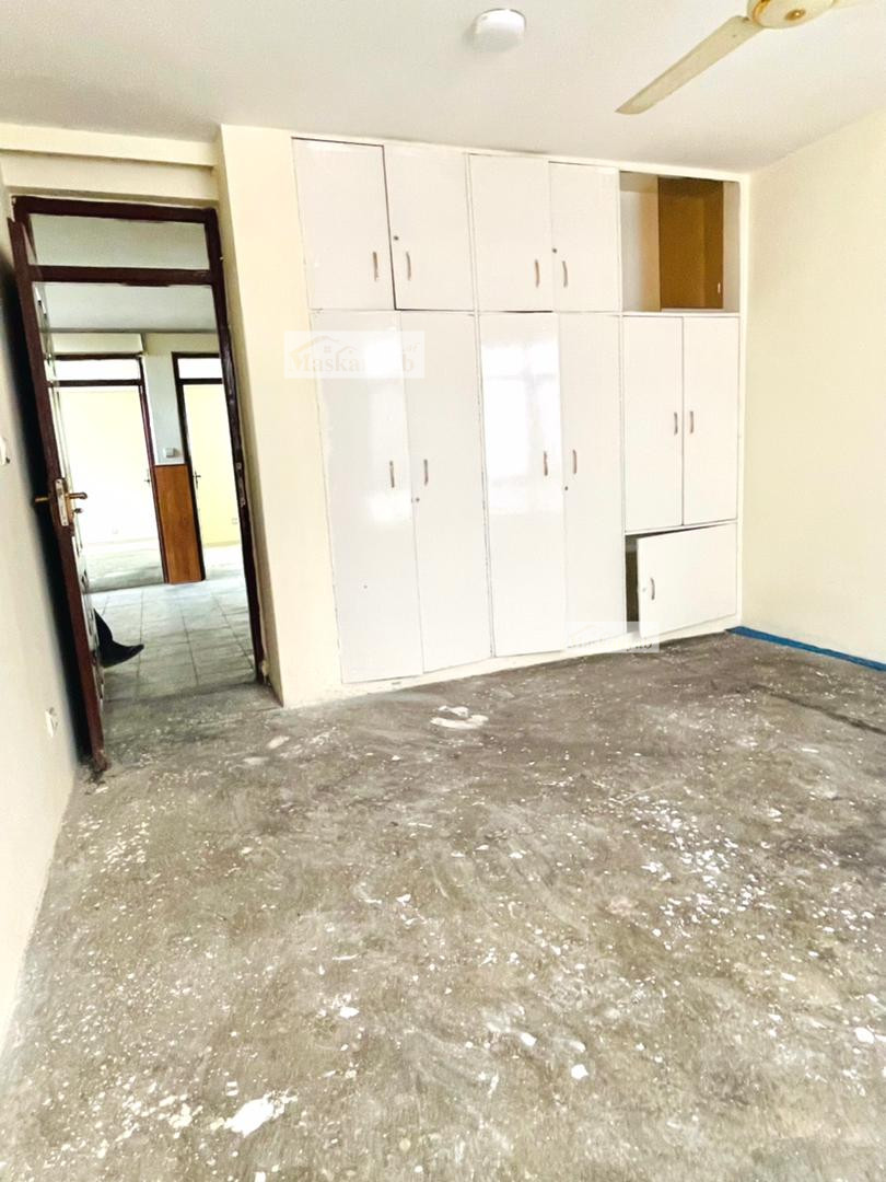 10 Rooms house for rent in Shahr-e New, Kabul
