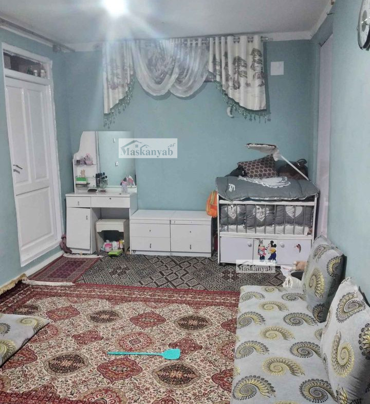 Three-room house for sale urgently in Karte New