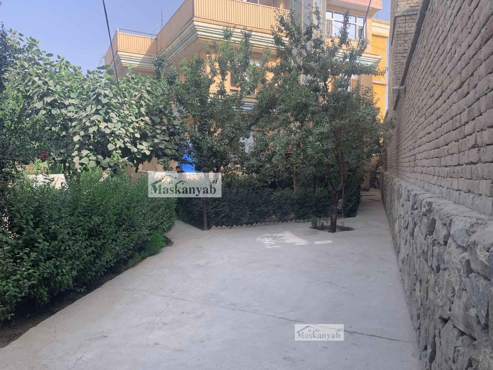 Four-floor building for sale in Kotal-e Khair Khana, Kabul
