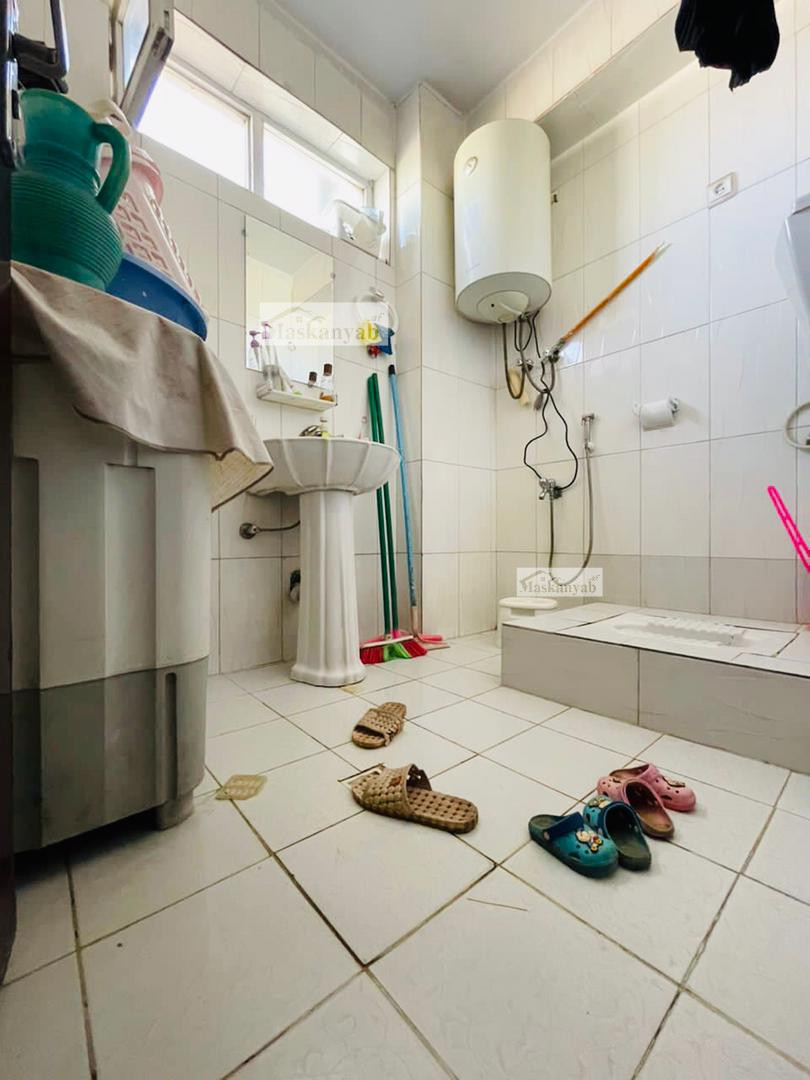 Four-room apartment for sale urgently in Old Taimani Square