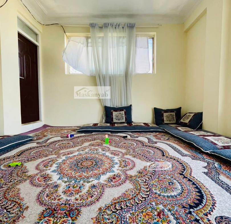 Four-room apartment for sale urgently in Old Taimani Square