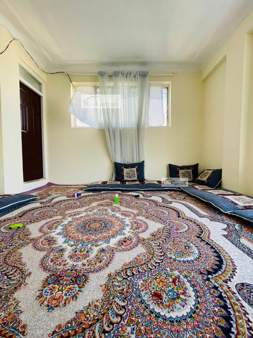 Four-room apartment for sale urgently in Old Taimani Square