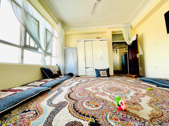 Four-room apartment for sale urgently in Old Taimani Square