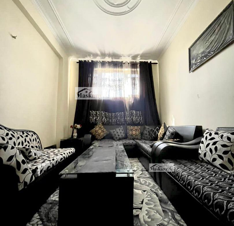 Four-room apartment for sale urgently in Old Taimani Square