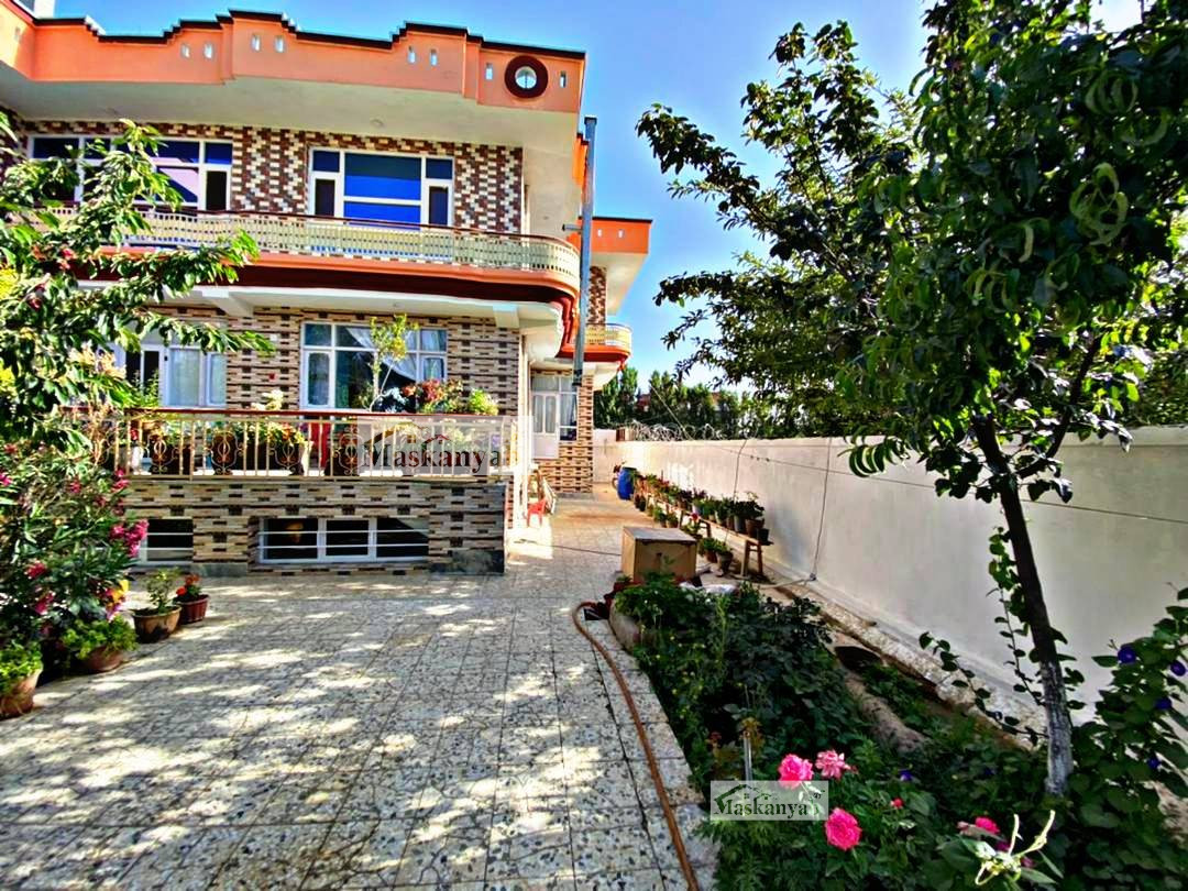 Three-floor house for sale in District 17, Kabul