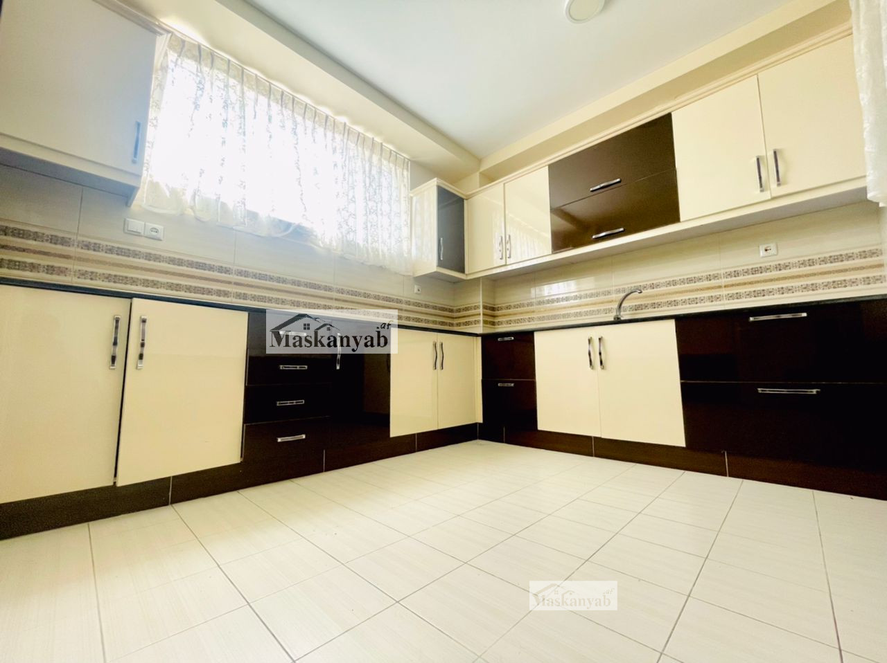 Three-room, VIP, Apartment for rent in Shahr-e New