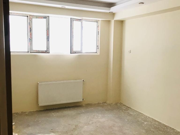 Three-room apartment for rent in Taimani Project