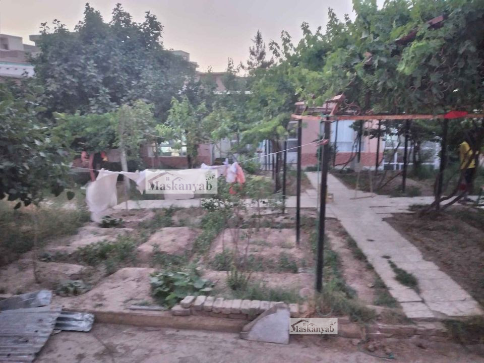 Three-room house for sale urgently in Karte New