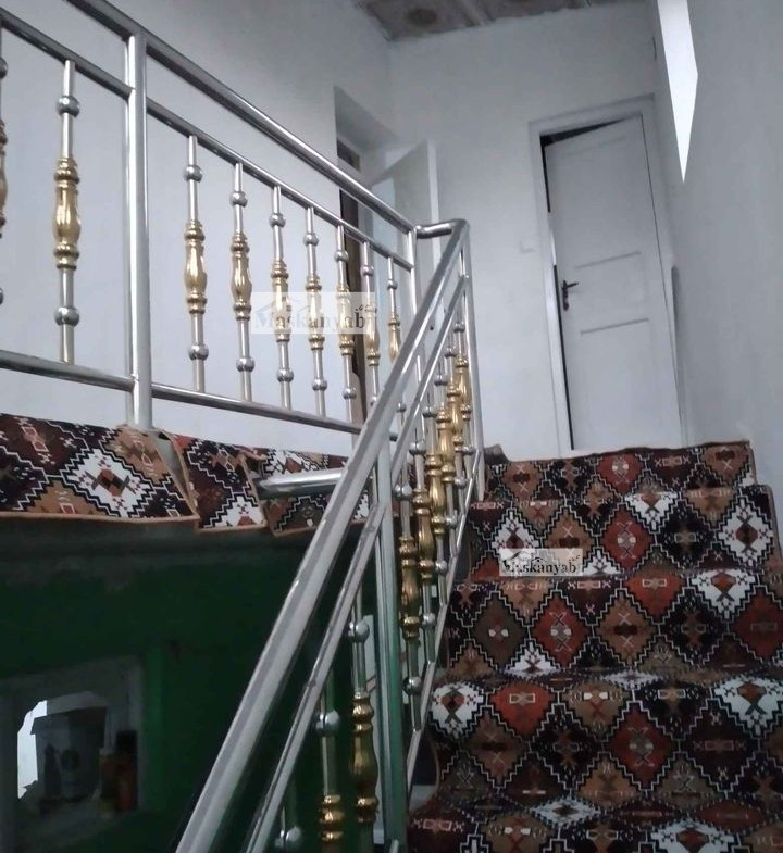 Three-room house for sale urgently in Karte New