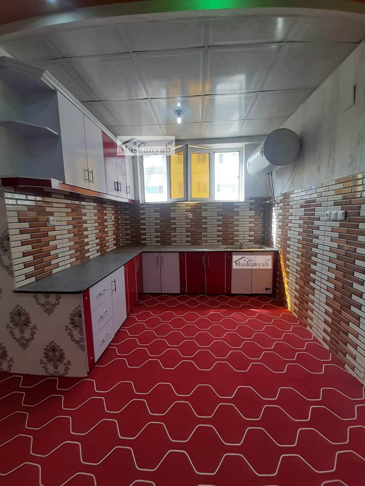 Three-room apartment for sale on Fourth Street of Taimani Project