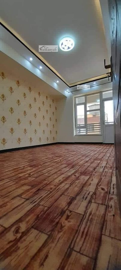 Three-room apartment for sale urgently in Taimani Project