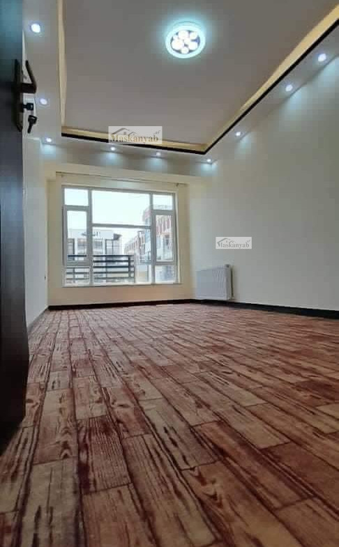Three-room apartment for sale urgently in Taimani Project